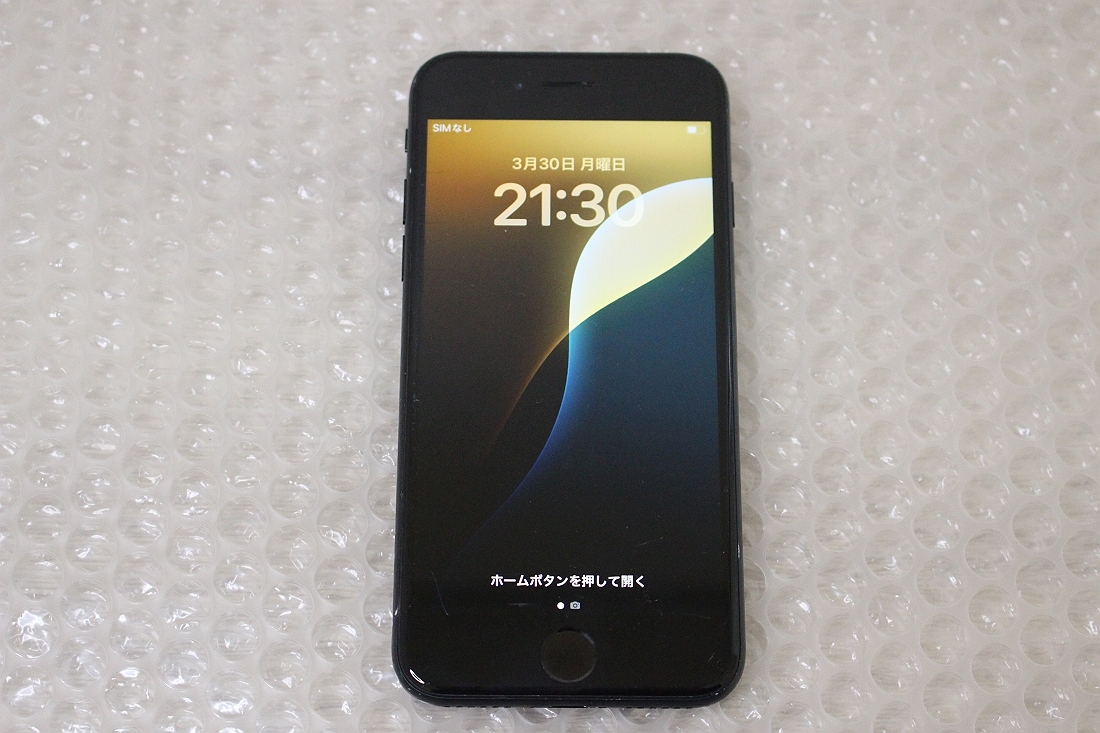 ★送料無料！Apple iPhone SE 第3世代 64GB MMYC3J/A SIMフリー ［ミッドナイト］★QQ36