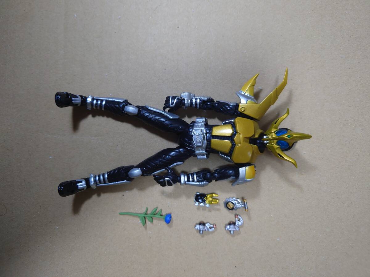 S.H.Figuarts　仮面ライダーコーカサス　仮面ライダーカブト　フィギュア