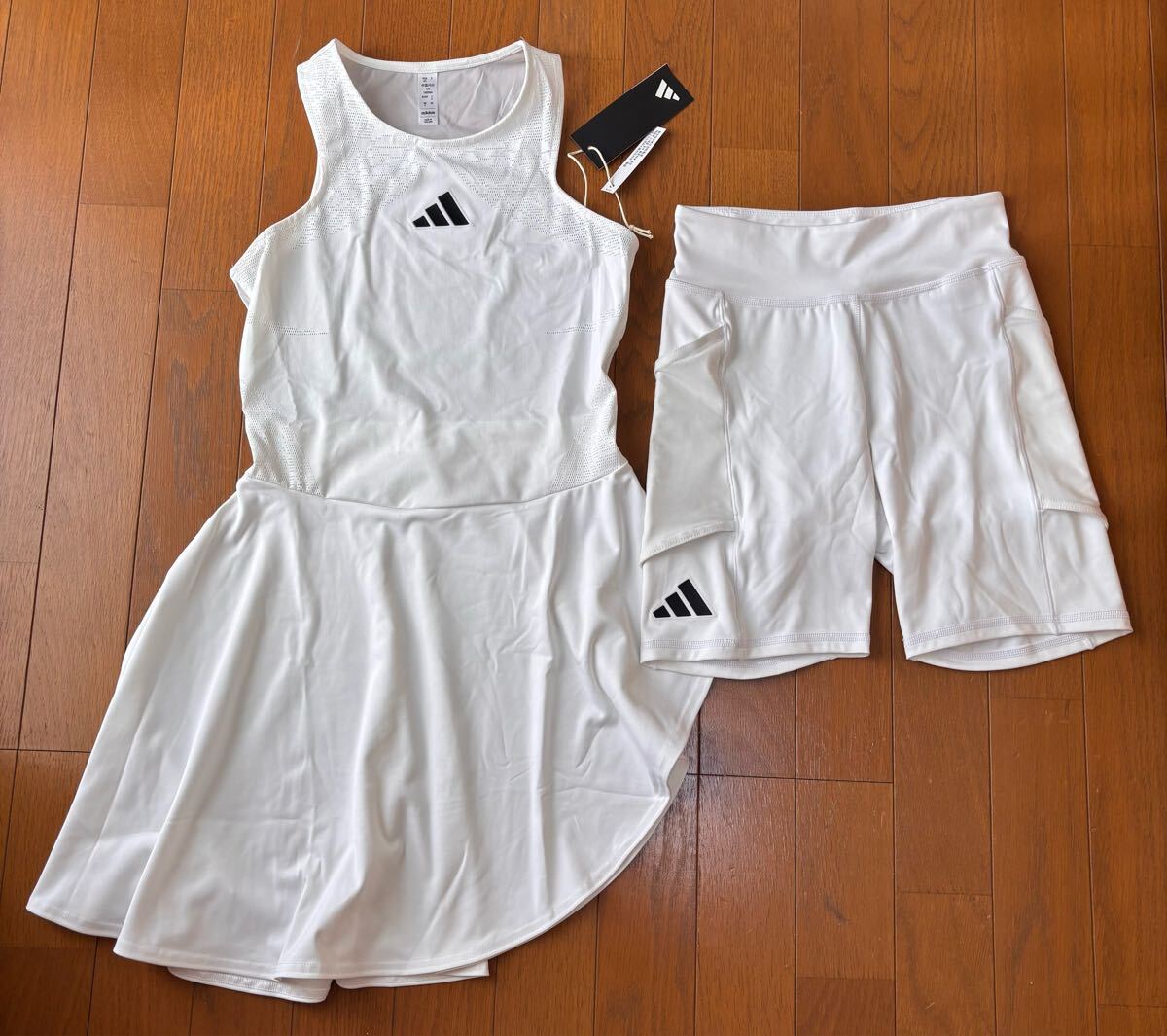 即決★アディダス　ウィンブルドン PRO 　ドレス　ワンピース　15,400円　インナータイツ付M　新品　白　IA7026