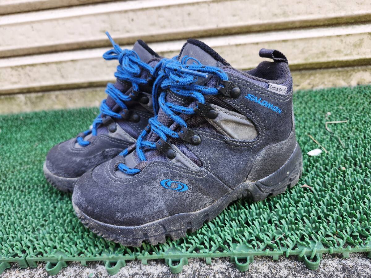 中古　キッズ用　サロモントレッキングシューズ　18cm 
