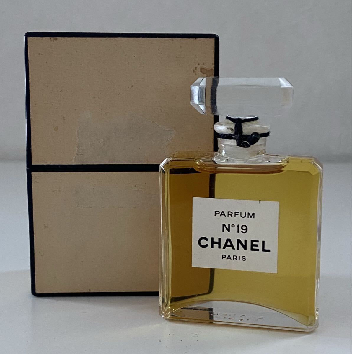 B6C606◆新古品◆ シャネル CHANEL NO19 パルファム ミニ香水 香水 