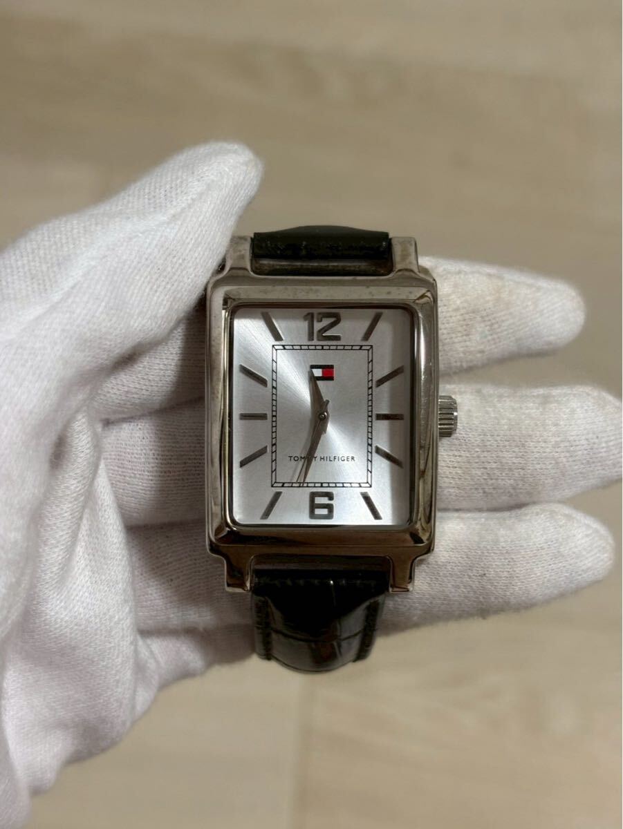 A0313 TOMMY HILFIGER トミーヒルフィガー 腕時計 革ベルト TH-74-1-25-0784 動作未確認