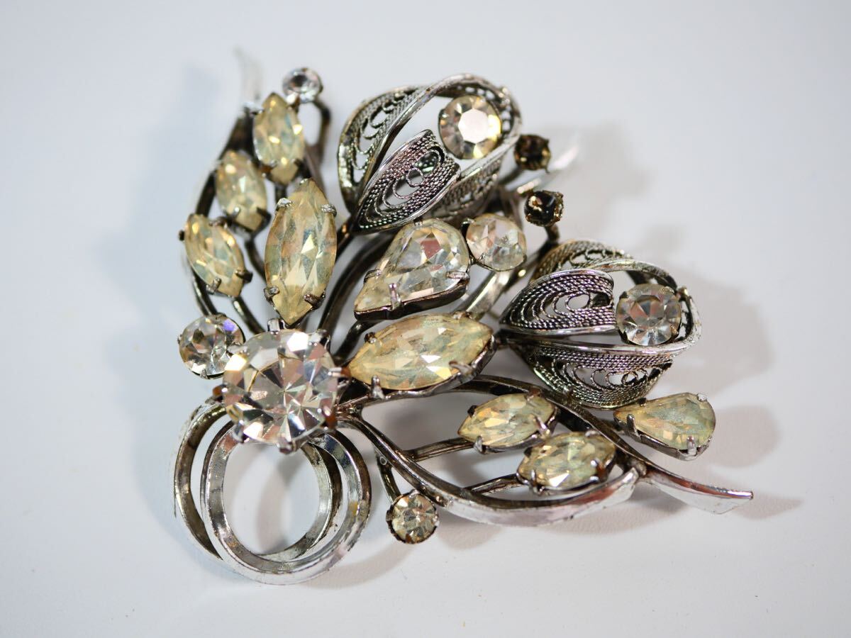 【320-5イ】CEST BIEN セビアン ラインストーン ブローチ アクセサリー TIA