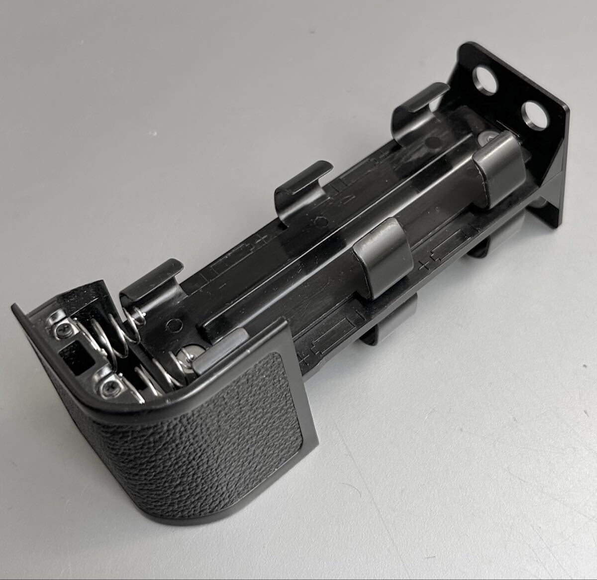 ［Nikon MS-3］ニコン純正 バッテリーホルダー MS-3（モータードライブ MD-4用） 【通電確認済みの中古美品】 ＊送料無料＊