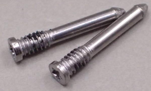 iPhone15 パーツ 星型ネジ 2本セット 銀