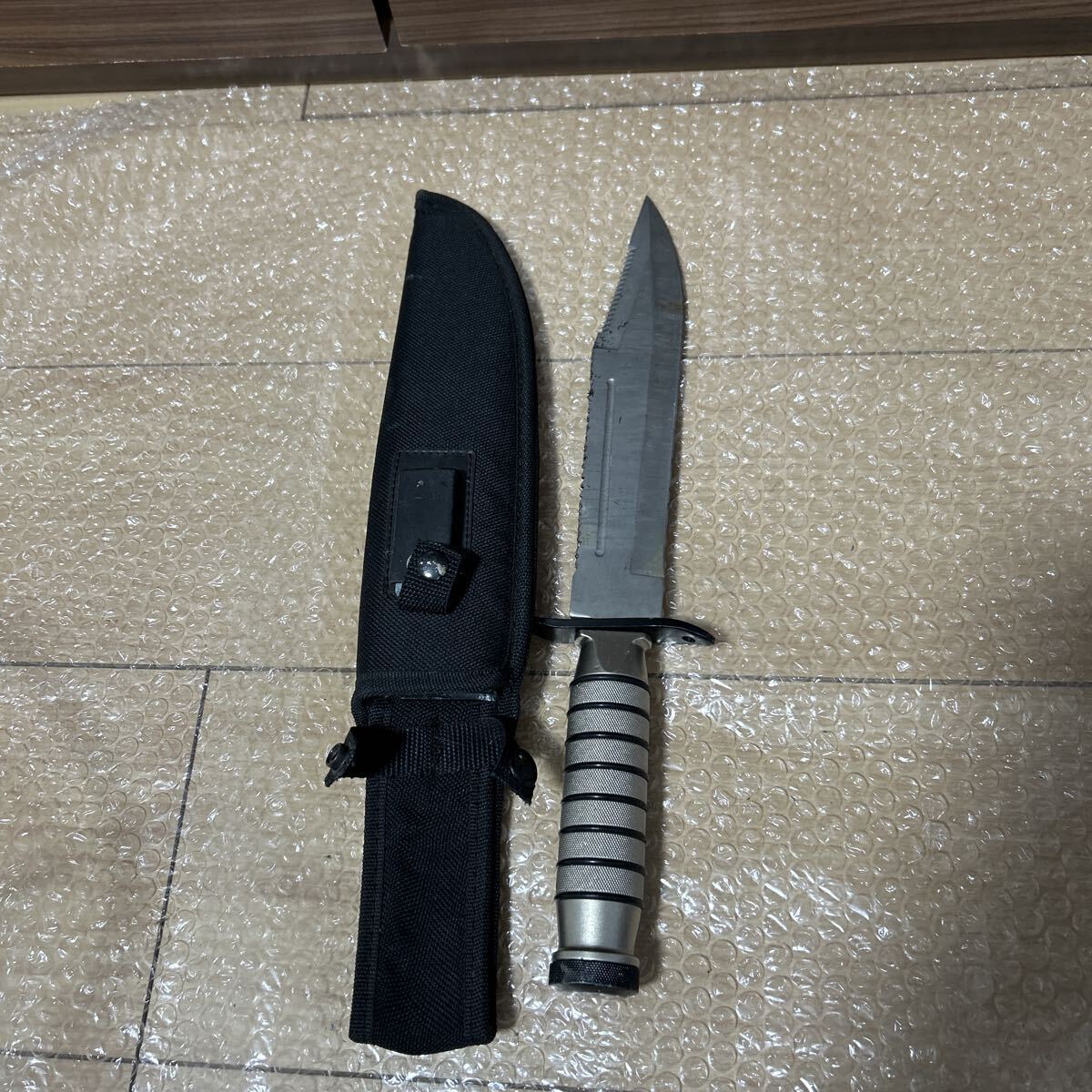 STAINI ESSSTEEL サバイバルナイフ