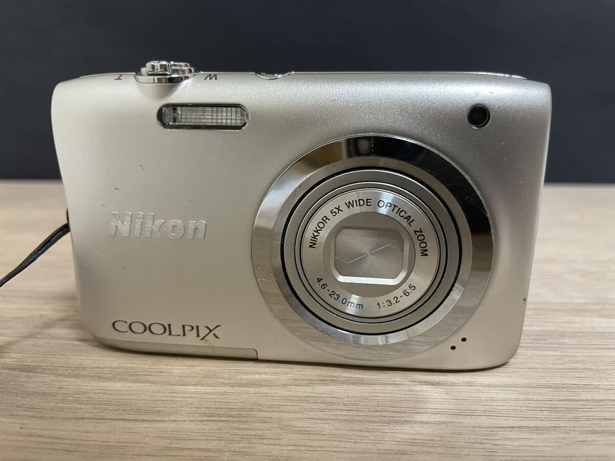 Nikon COOLPIX A100 デジカメ　シルバー　コンデジ ニコン クールピクス デジタルカメラ
