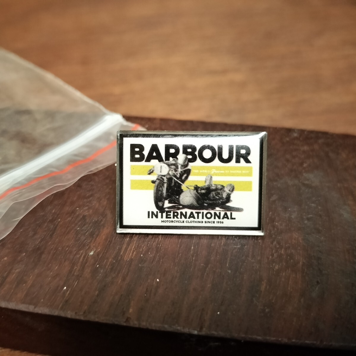 未使用　 Barbour INTERNATIONAL ピンバッジ　バブアー　インターナショナル　ピンズ
