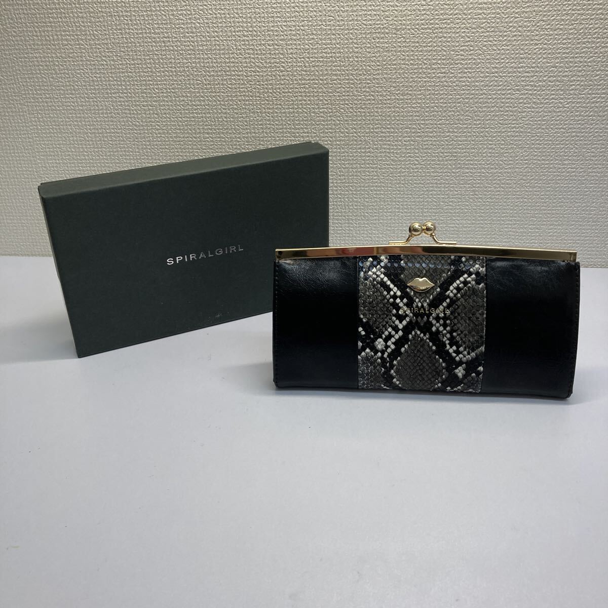 【1920】長財布 ブラック パイソン ウォレット　スパイスガールズ　箱付き未使用
