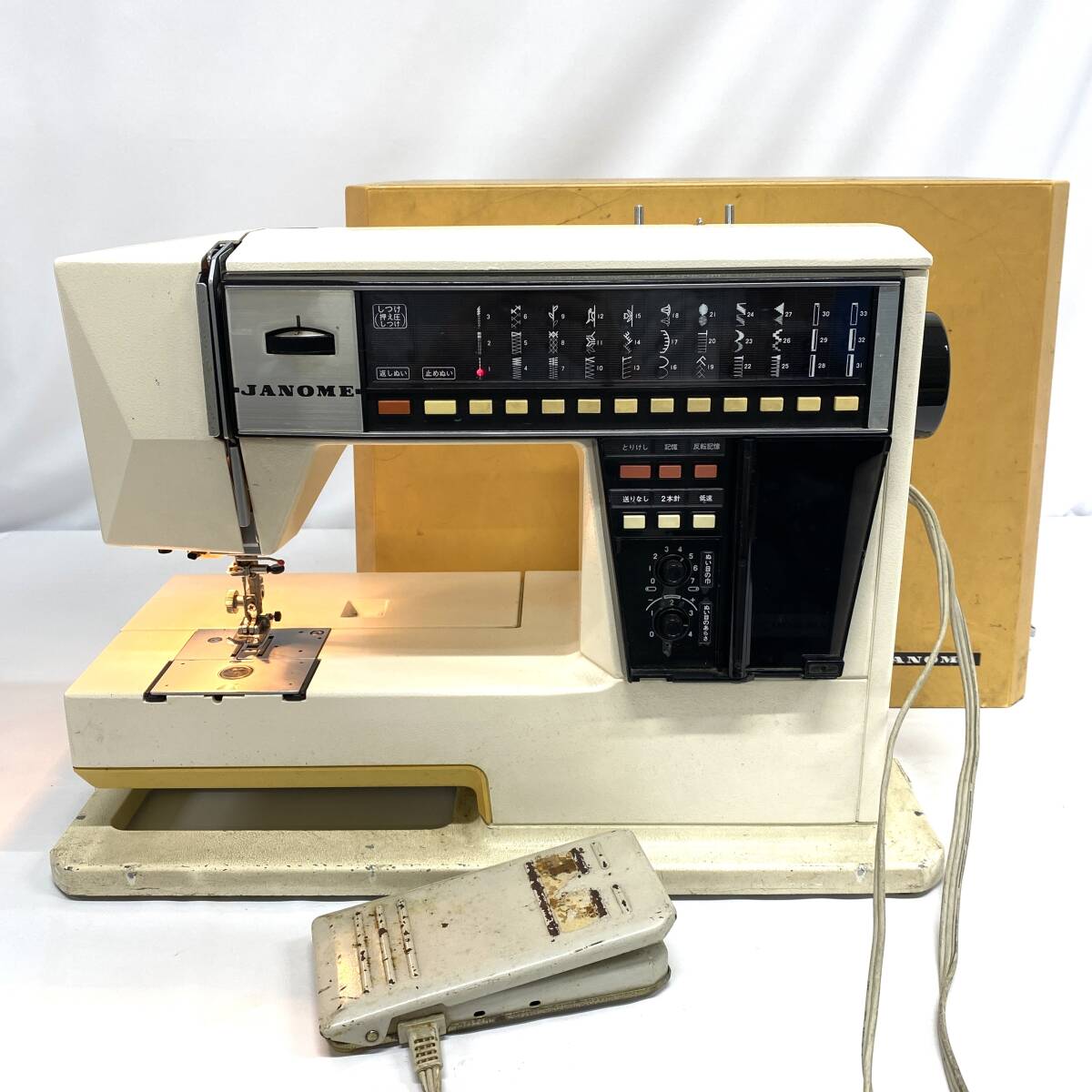 1円～ 4TN41040326 JANOME ジャノメ MEMORIA メモリア コンピューター ミシン フットペダル付き MODEL 5002 通電確認 動作未確認 現状品