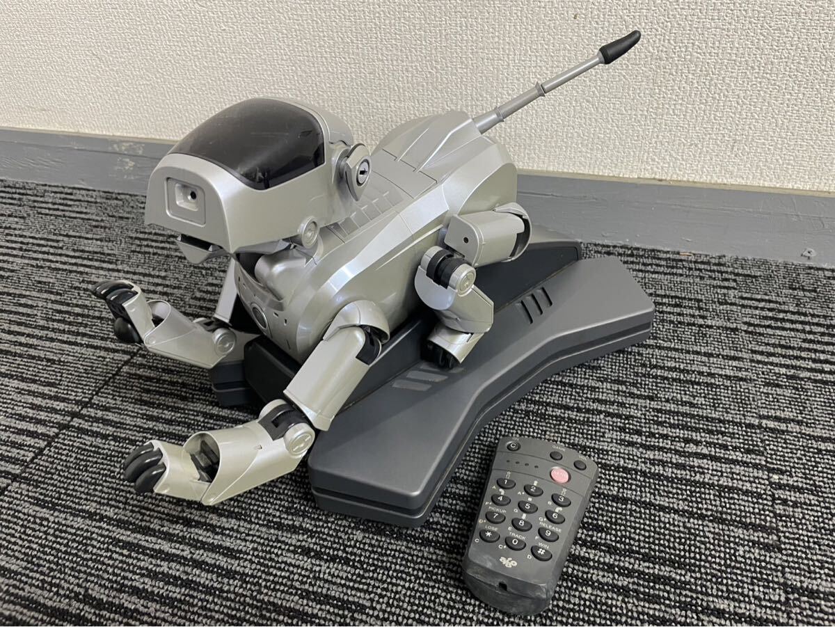 【 SONY ソニー AIBO アイボ ERS-111 エンターテインメントロボット　バーチャルペット 犬型ロボ 動作未確認 】