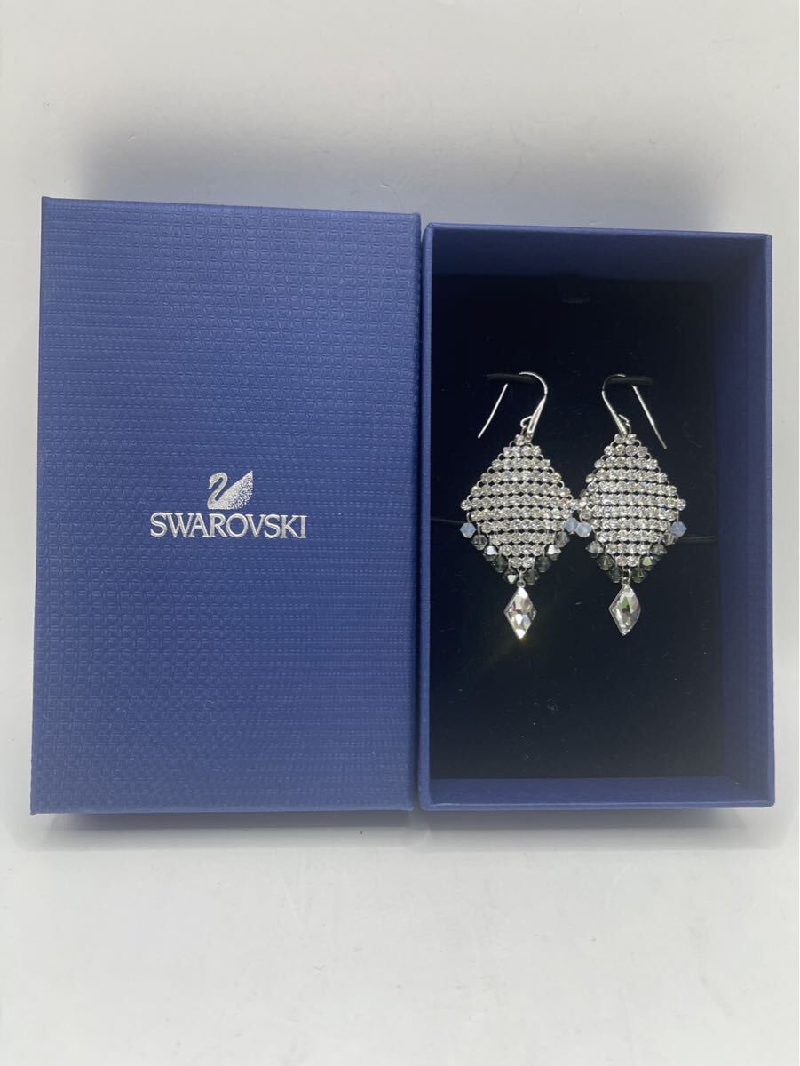 【 SWAROVSKI スワロフスキー　ピアス クリスタル シルバー 箱付き 】