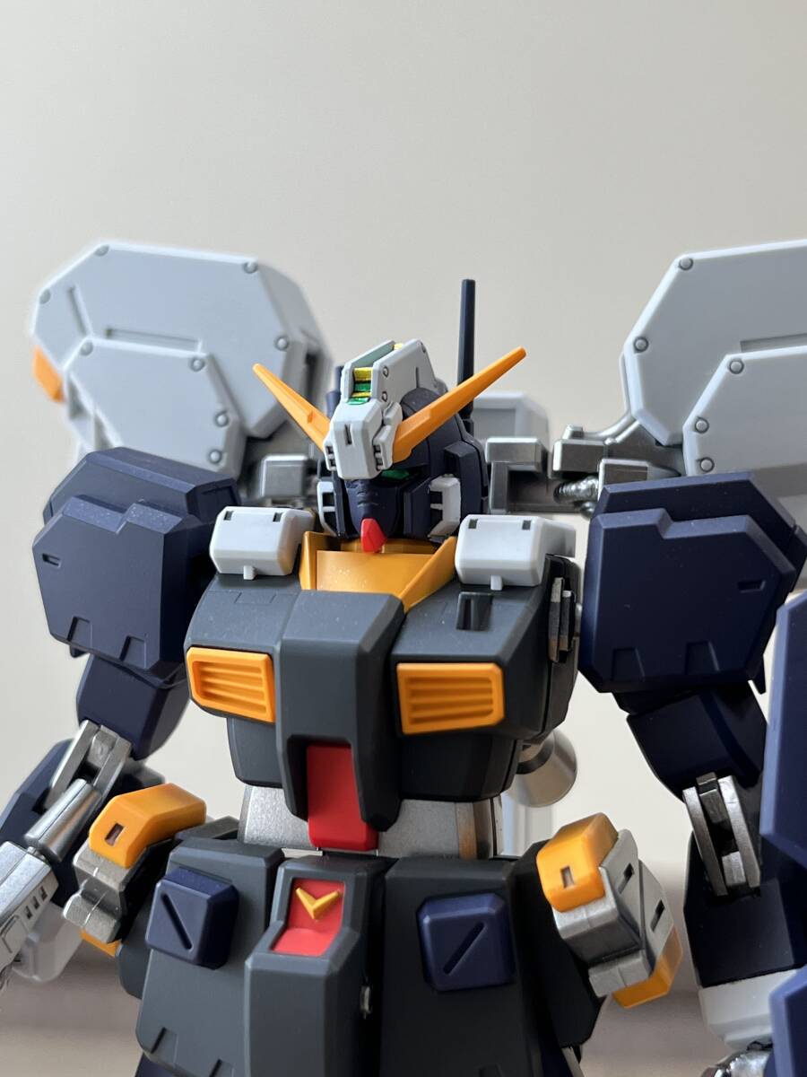 バンダイ　ＨＧＵＣ　1/144　ヘイズル２号機（実戦配備カラー）　組立済完成品