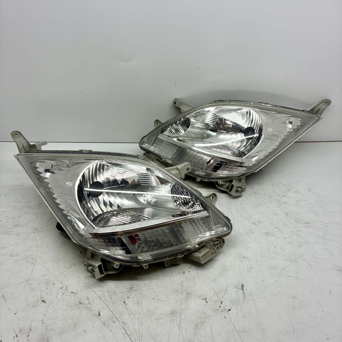 【コーティング】ダイハツ L175S L185S ムーヴ カジュアル ヘッドライト ランプ レンズ 左右セット LR ハロゲン STANLEY P6708 P80252