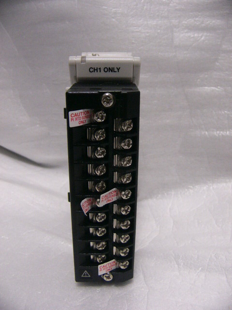 ★未使用に近い KEYENCE NR-TH08 (CH1 ONLY 特製品) 温度・電圧計測 データ収集 複数有