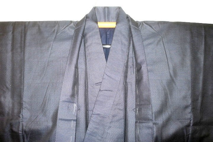 お買い得セール 弐11435 本絹米澤紬男着物羽織 裄67丈128К鉄紺・アイアングレー亀甲絣 現行品 未着用 希少サイズ