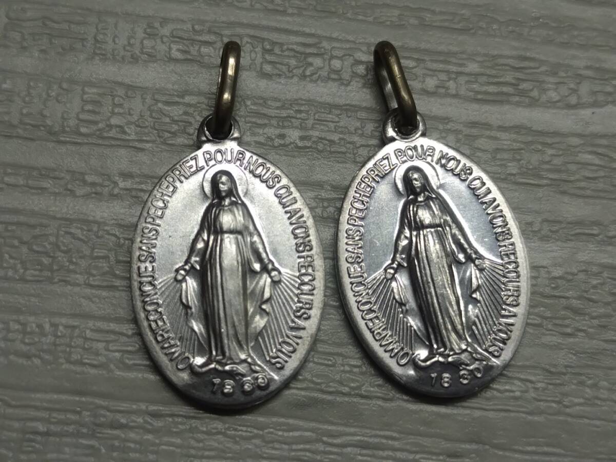 【09】フランス　パリ　奇跡のメダイユ教会　不思議のメダイ　ペンダントトップ　２個