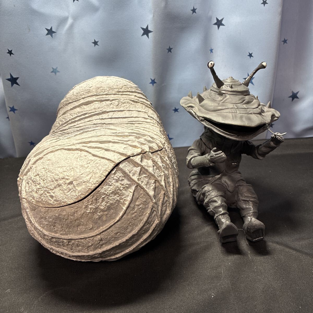 tigs エクスプラス X-PLUS 大怪獣シリーズ ウルトラマン ウルトラQ カネゴンの繭 モノクロ ソフビ