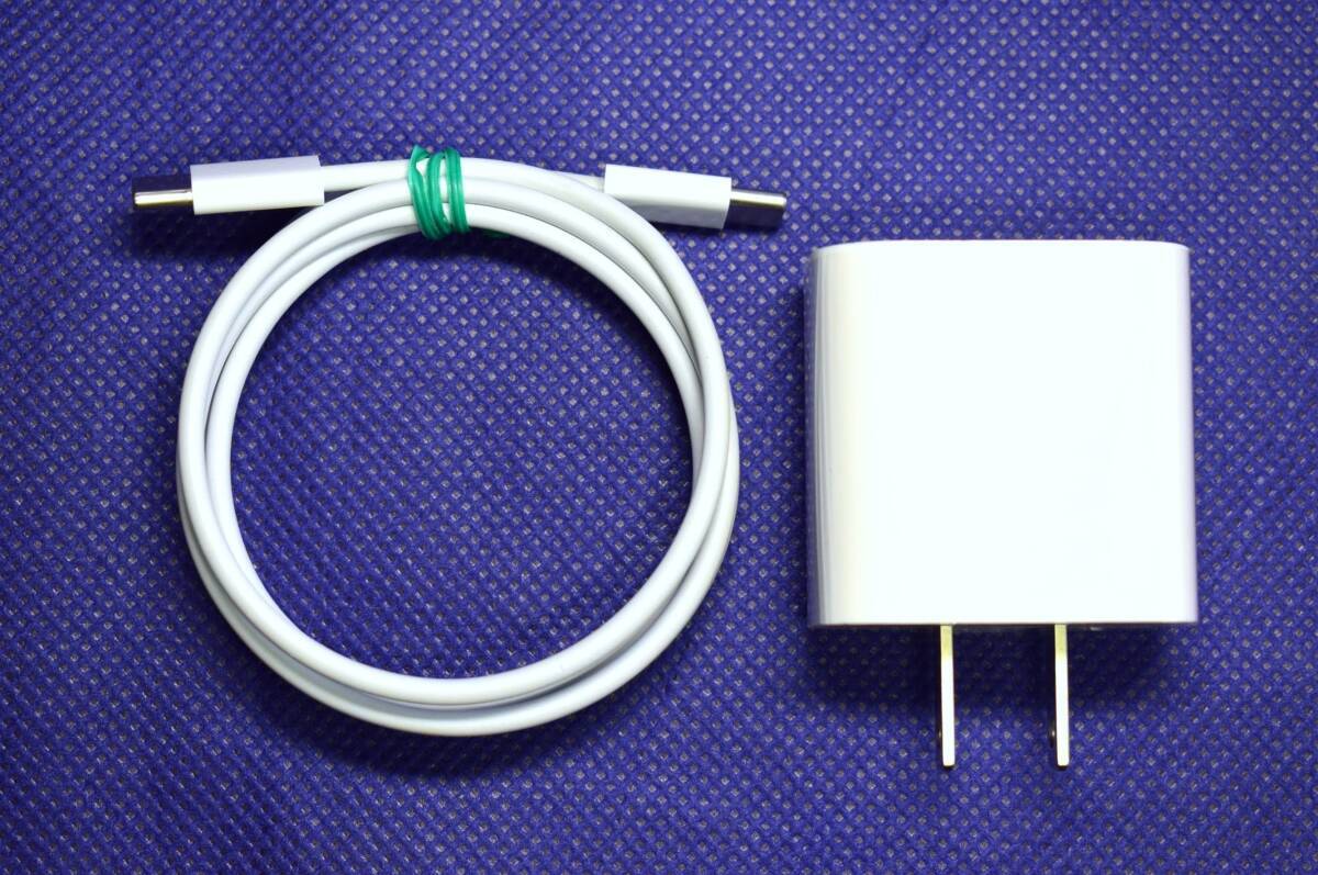 中古品 Apple純正品 A1720 18W 電源アダプタ ＋ Apple純正 USB Type C-Type C 中古ケーブル １m