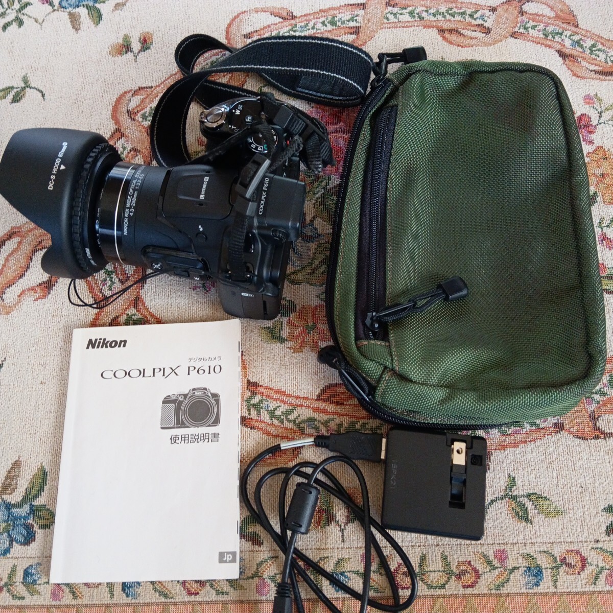 【美品】COOLPIX P610【動作確認済】即撮影可能．動画．パノラマ映像【付属】充電器・バッテリー・SDカード・説明書・小物入れ