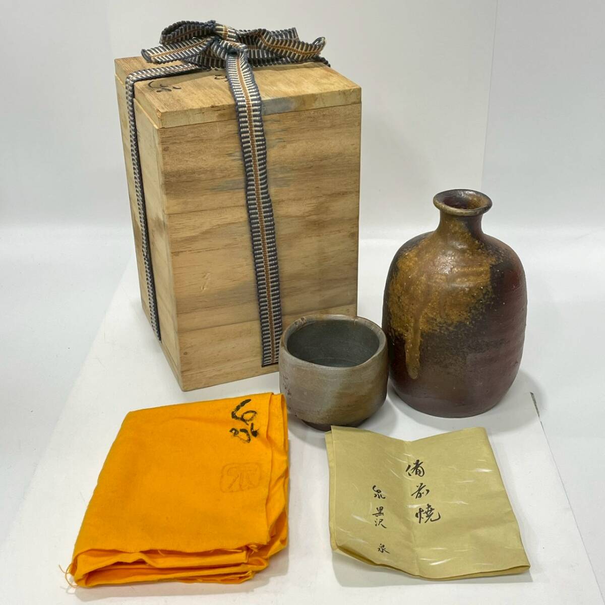 ★ 1円~【コレクター放出品】 備前焼 黒沢 泉 在銘 徳利 お猪口 酒器 ぐい呑み 陶器 セット 共箱/共布/栞 付属 アンティーク K163837 