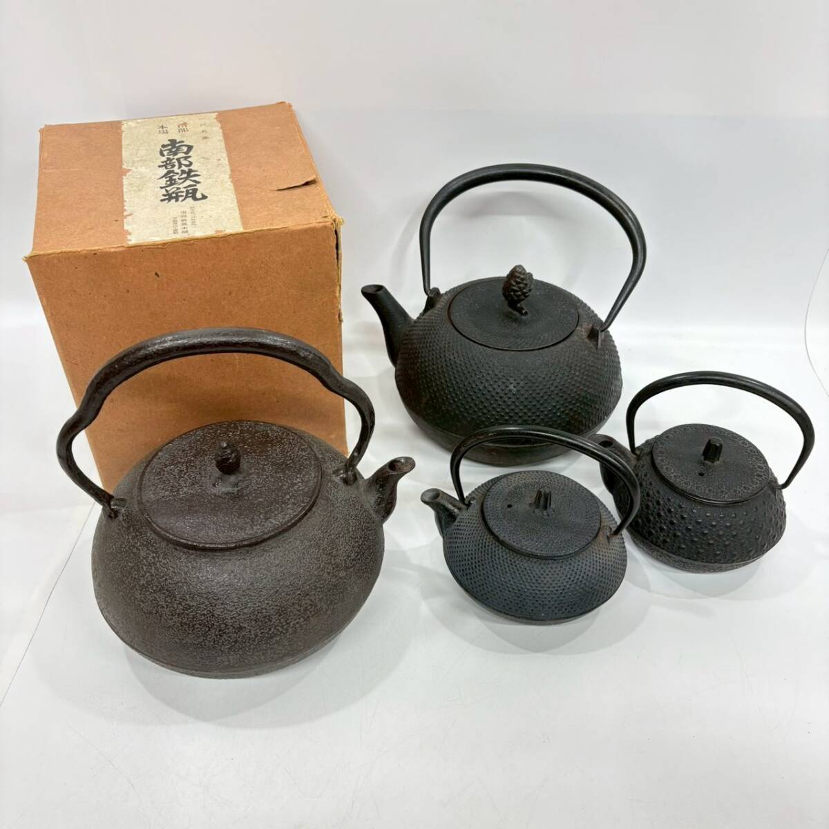 ■1円~【コレクター放出品】 鉄瓶 4点 まとめ売り 南部鉄器 南部池永 等 アラレ 茶道具 煎茶道具 茶器 伝統工芸品 アンティーク K163843