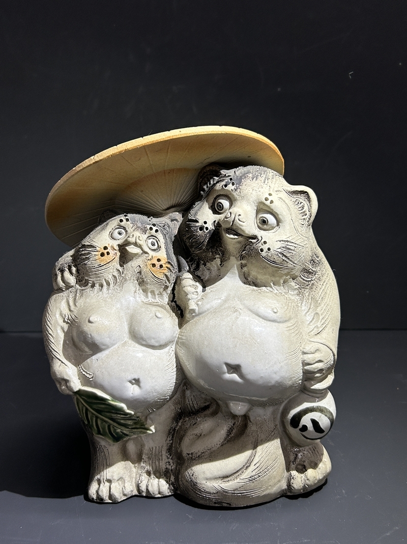 ● コレクター必見 陶仙作 狸 たぬき 陶器製 置物 夫婦狸 縁起物 飾り オブジェ 和風 インテリア コレクション Hs01