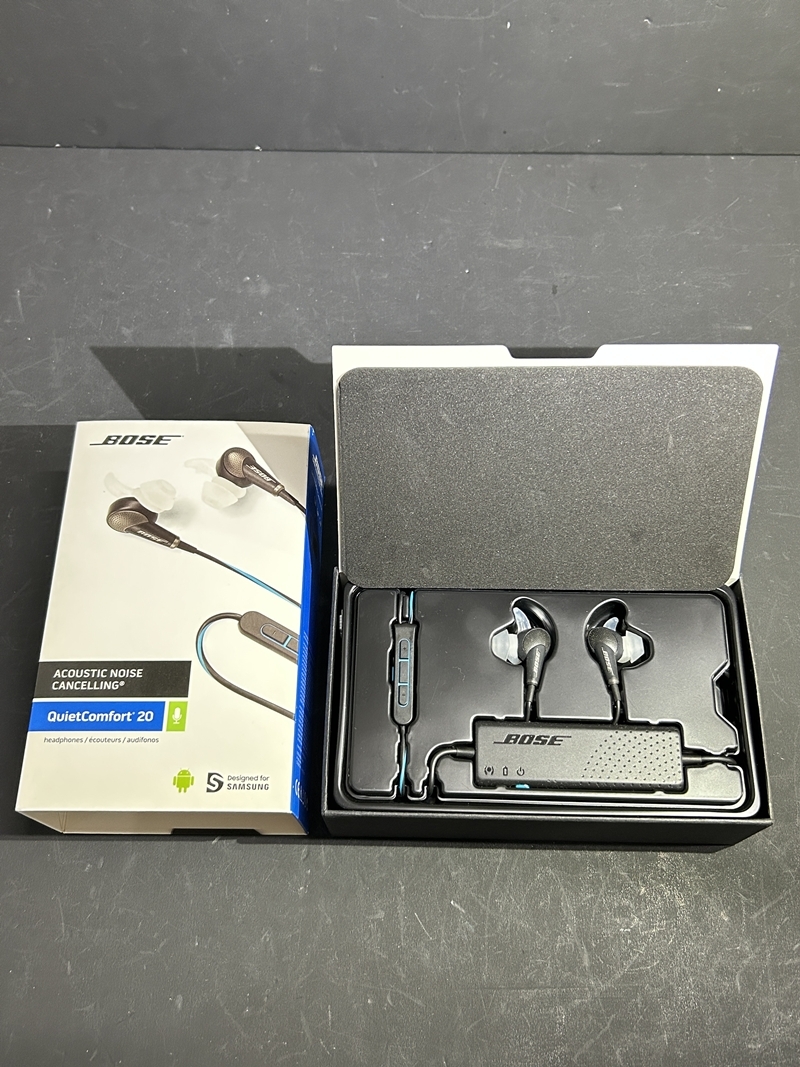● コレクター必見 BOSE ボーズ イヤホン QuietComfort 20 ノイズキャンセリング アコースティック 元箱 コレクション Hs175