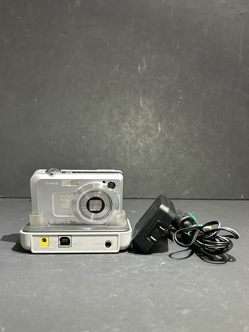 ● コレクター必見 カシオ CASIO EXILIM EX-Z750 デジタルカメラ デジカメ 充電器付き Hs197