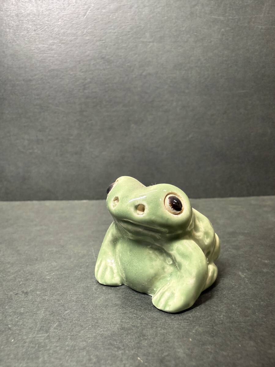 ★コレクター必見 ビンテージ 小さな蛙 カエル オブジェ 陶器製 ミニチュア 置物 飾り コレクション 現状品 Au743