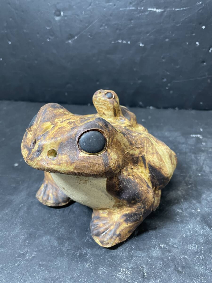 ★コレクター必見 信楽焼？ 陶器製 蛙 かえる 親子蛙 置物 インテリア オブジェ 陶芸 縁起物 飾り コレクション 現状品 Sp36