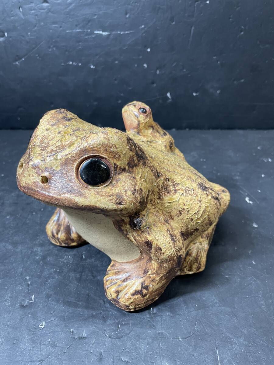 ★コレクター必見 信楽焼？ 陶器製 蛙 かえる 親子蛙 置物 インテリア オブジェ 陶芸 縁起物 飾り コレクション 現状品 Sp37