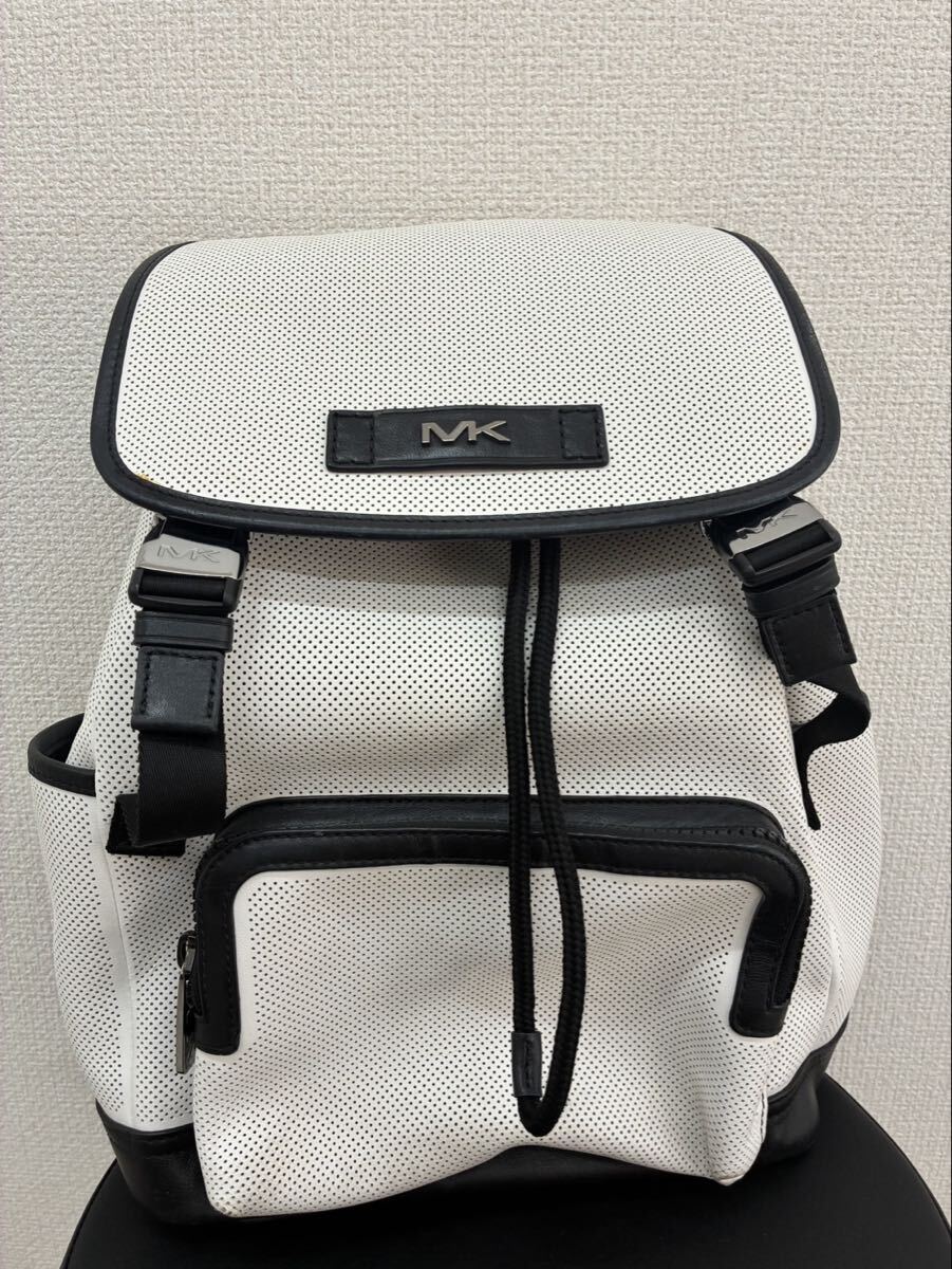 H【11d8】 マイケルコース リュック MK ホワイト ブラック 大容量 MICHAEL KORS バックパック リュックサック