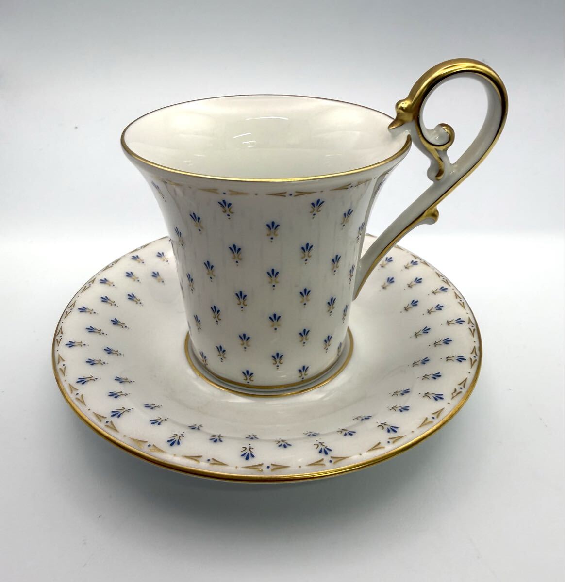 13 カイザー　リンダーホフ　ハイハンドル　デミタス　カップ＆ソーサー KAISER Linderhof ドイツ