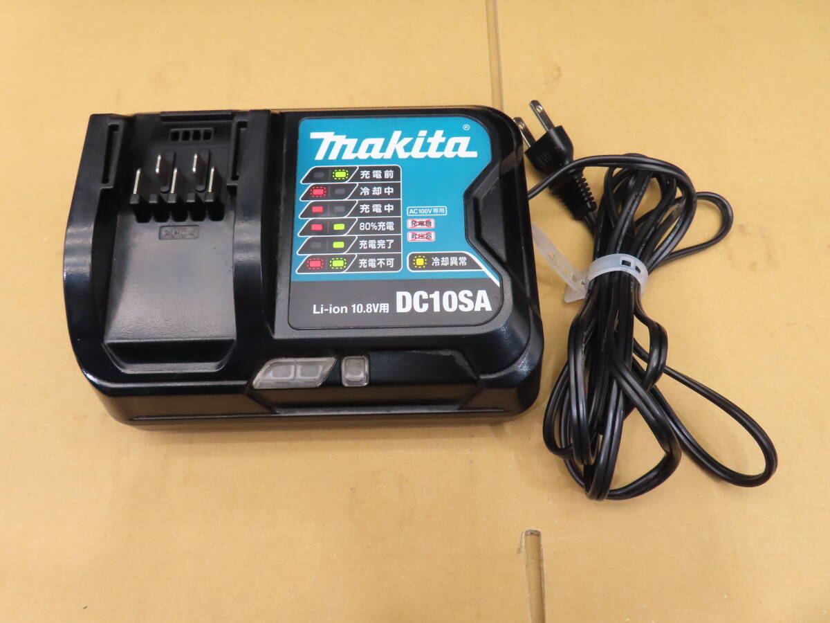 M0110#全国配送600円 動作品 makita マキタ 純正 10.8V用 充電器 DC10SA スライド式