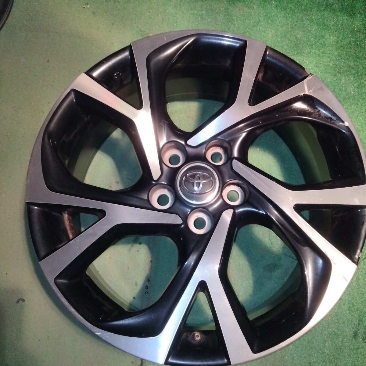 ③トヨタ 純正アルミホイール 18x7J 5穴 114.3 +50 日本製 1本のみ 中古 微細な傷あり CH-R等に 中古品