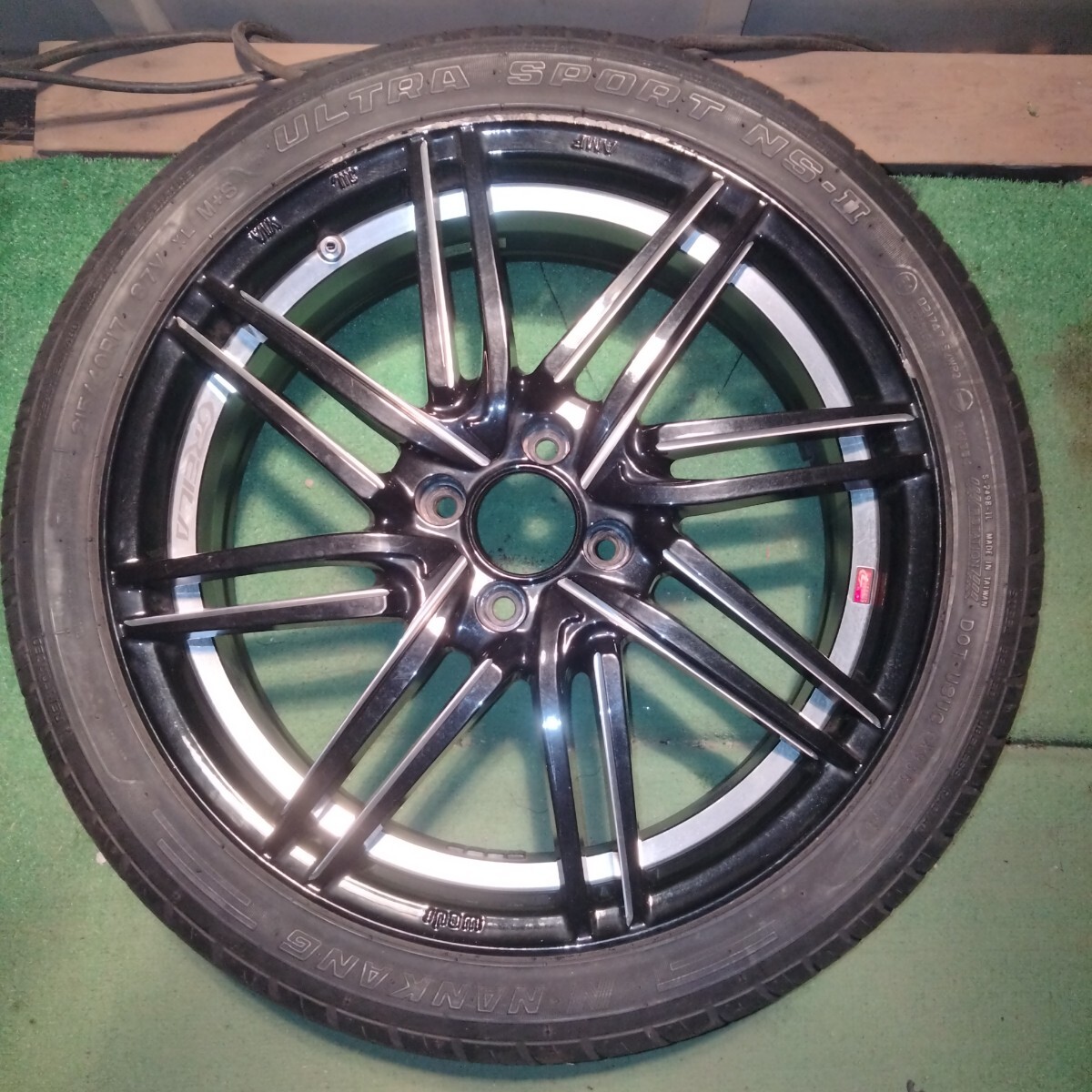 ③ バリ山　WEDS LEONIS　GREILA　レオニス　グレイラ アルミホイール　タイヤ付き　4穴　17インチ　6.5J オフセット42 PCD100 中古品