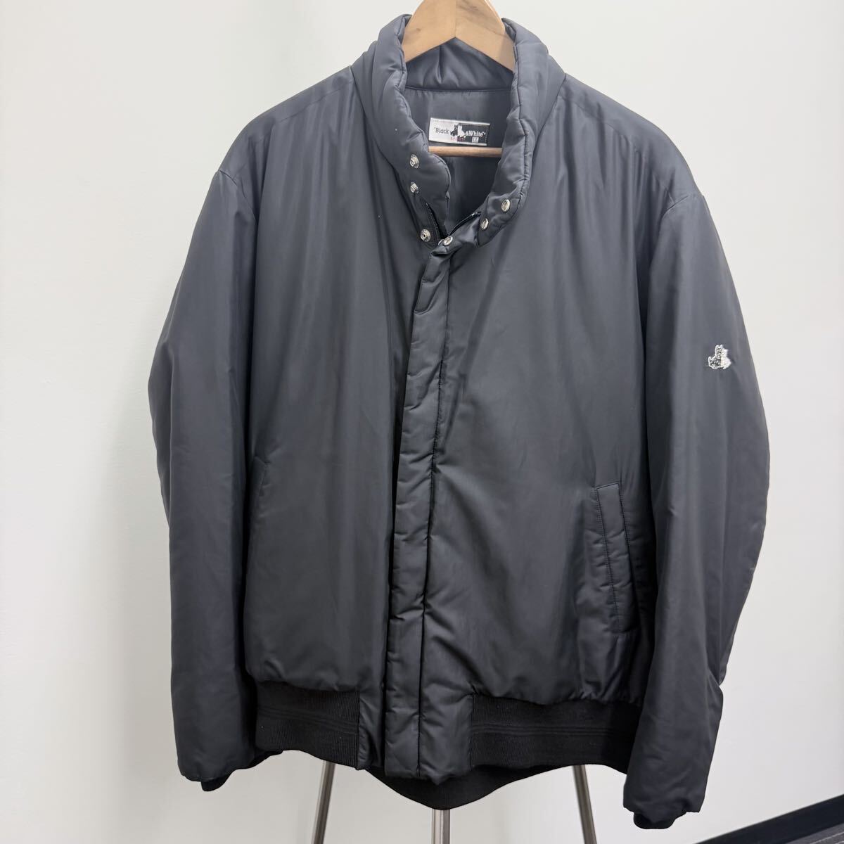 【Black&White SPORT】極美品 ブラックアンドホワイト ナイロンジャケット ブルゾン ゴルフジャケット 黒 ブラック LLサイズ