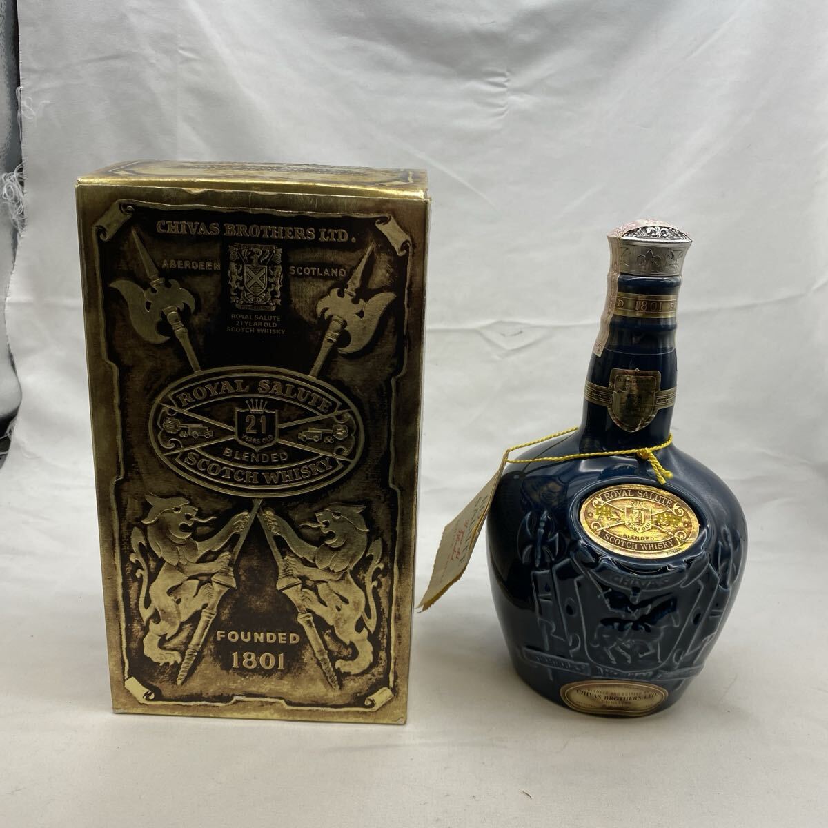 【酒A-1】 ロイヤルサルート 21年 ROYAL SALUTE 青 陶器 スコッチウイスキー 700ml 度数未記載 未開栓