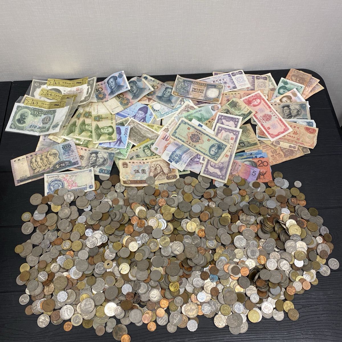 【S3/3KON5】 外国 硬貨 紙幣 まとめ アメリカ / 中国 / その他 海外 コイン 古銭 旧紙幣 古札 外貨 総重量約9.9kg