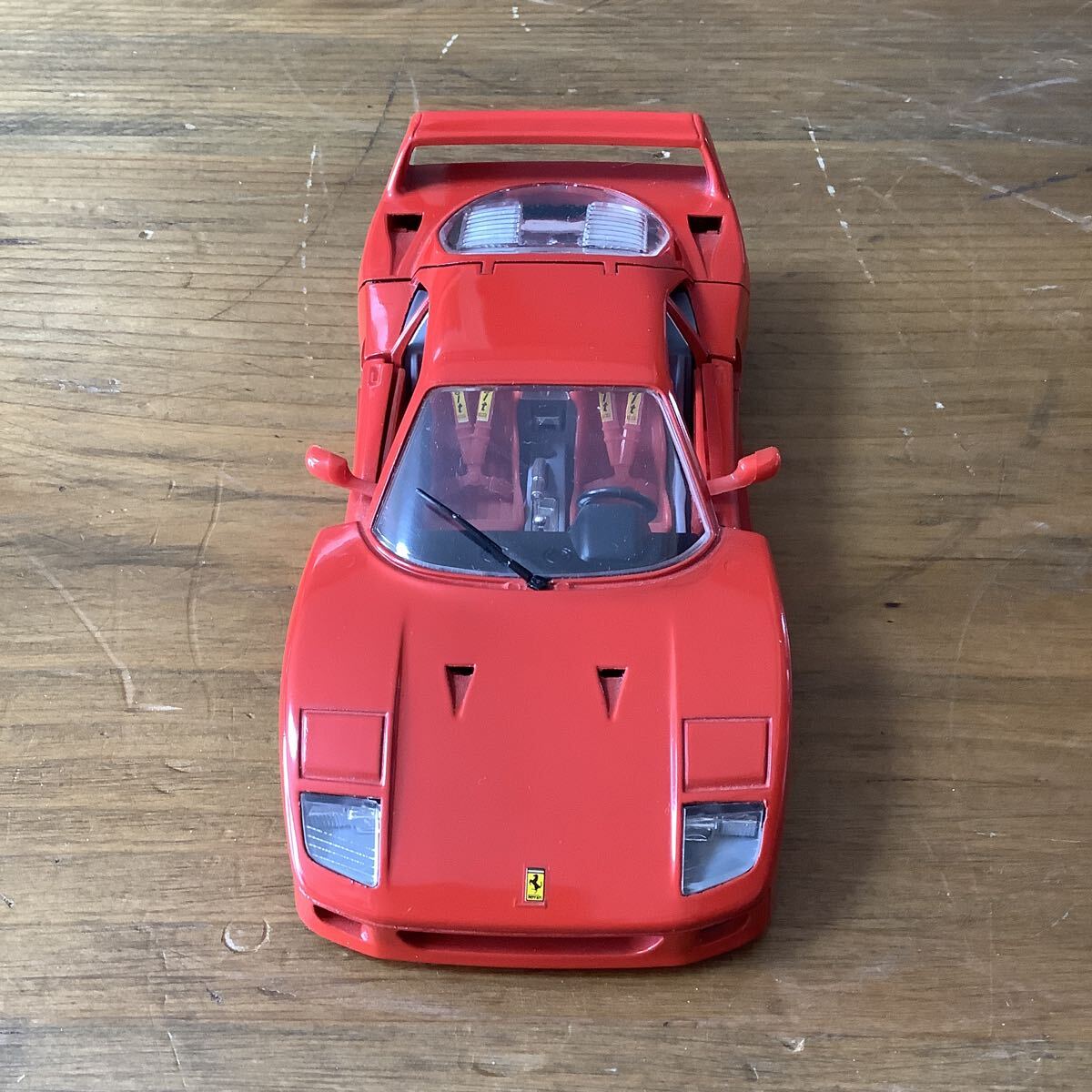 ブラーゴ 1/24 フェラーリ F40 1987