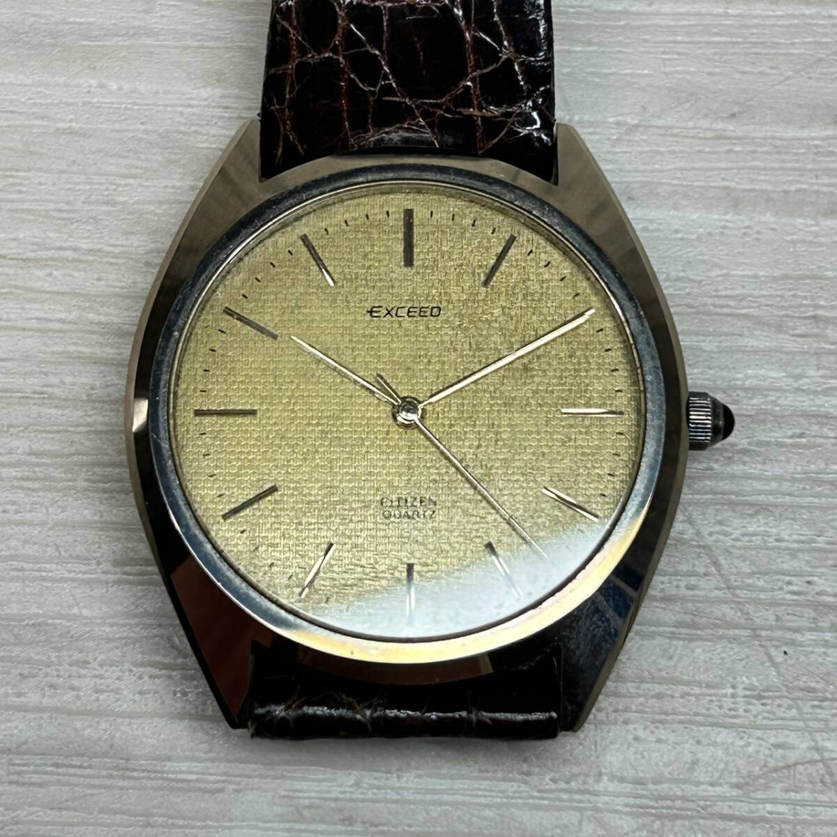 ●【YH-5263】中古不動品 CITIZEN EXCEED シチズン エクシード 4-796519 K ゴールド色 デイト クォーツ 腕時計 【レターパックプラス可】