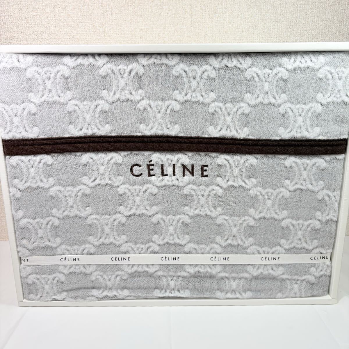 未使用品　 CELINE セリーヌ　マカダム　トリオンフ総柄　140×200cm グレー　西川産業　日本製