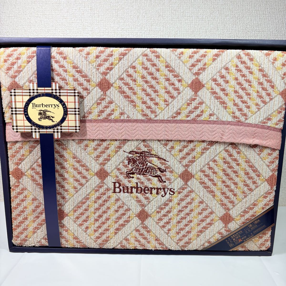 美品未使用品　 Burberrys BURBERRY バーバリー　 タオルケット　ピンク　140×190cm 西川産業