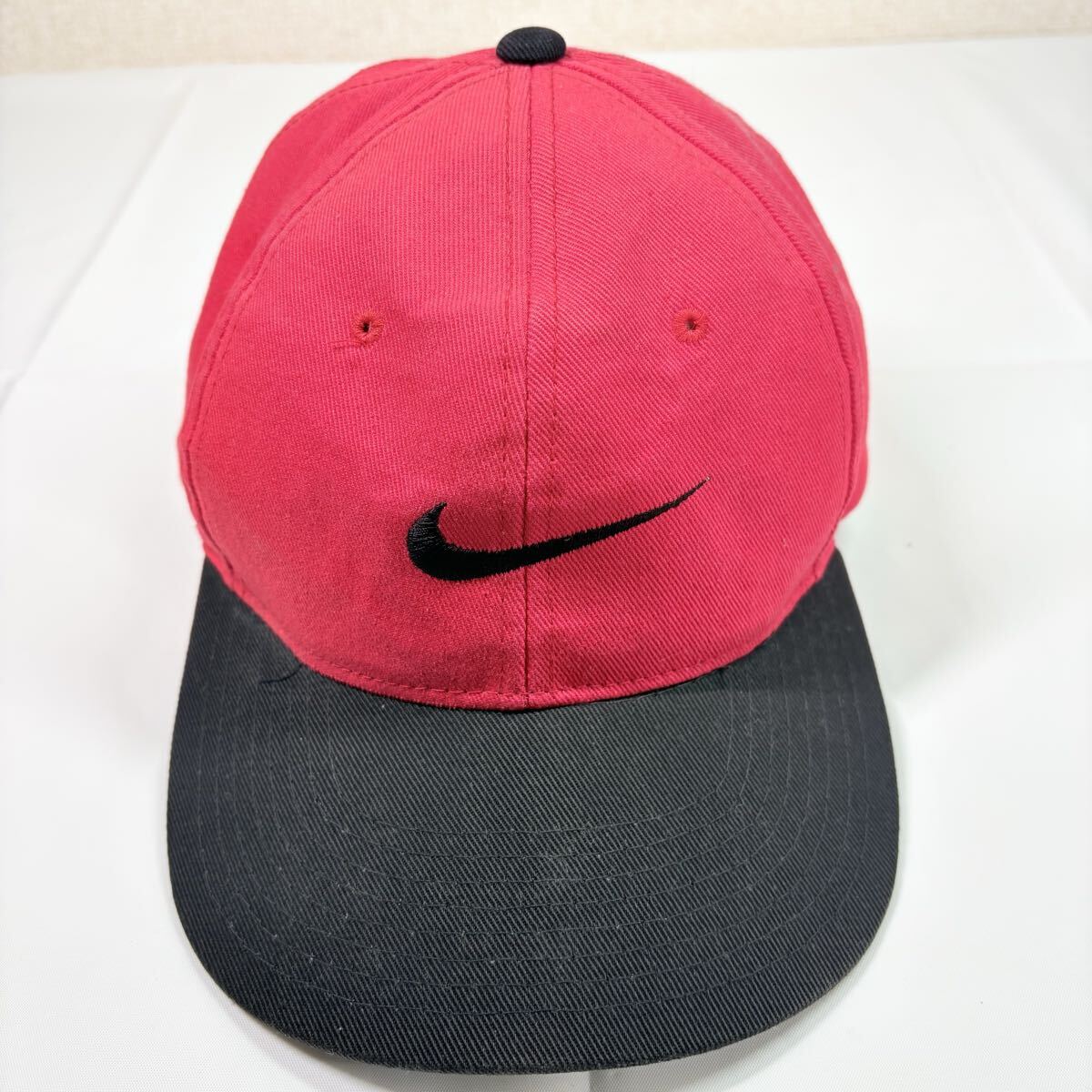 90s NIKE ナイキ キャップ フリーサイズ レッド×ブラック ヴィンテージ スナップバック　メンズ　レディース　古着　中古