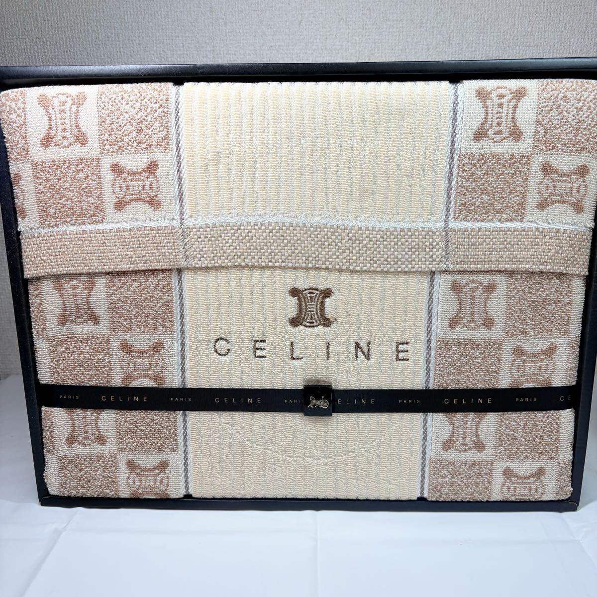 新品　未使用品　 CELINE セリーヌ　タオルケット　140×190cm マカダム　トリオンフ総柄　ギフト