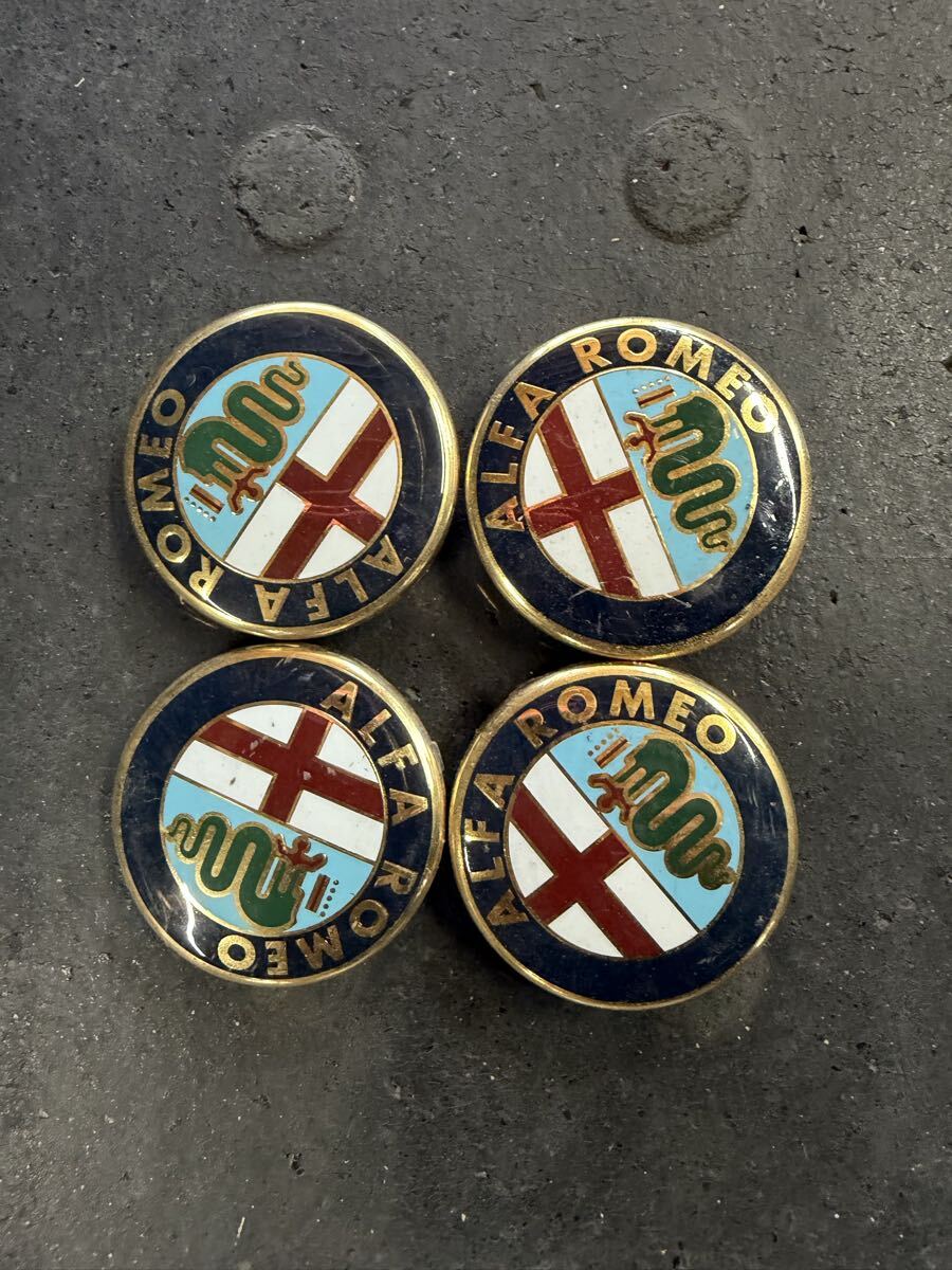 ALFA ROMEO アルファロメオ　純正センターキャップ　４個セット　