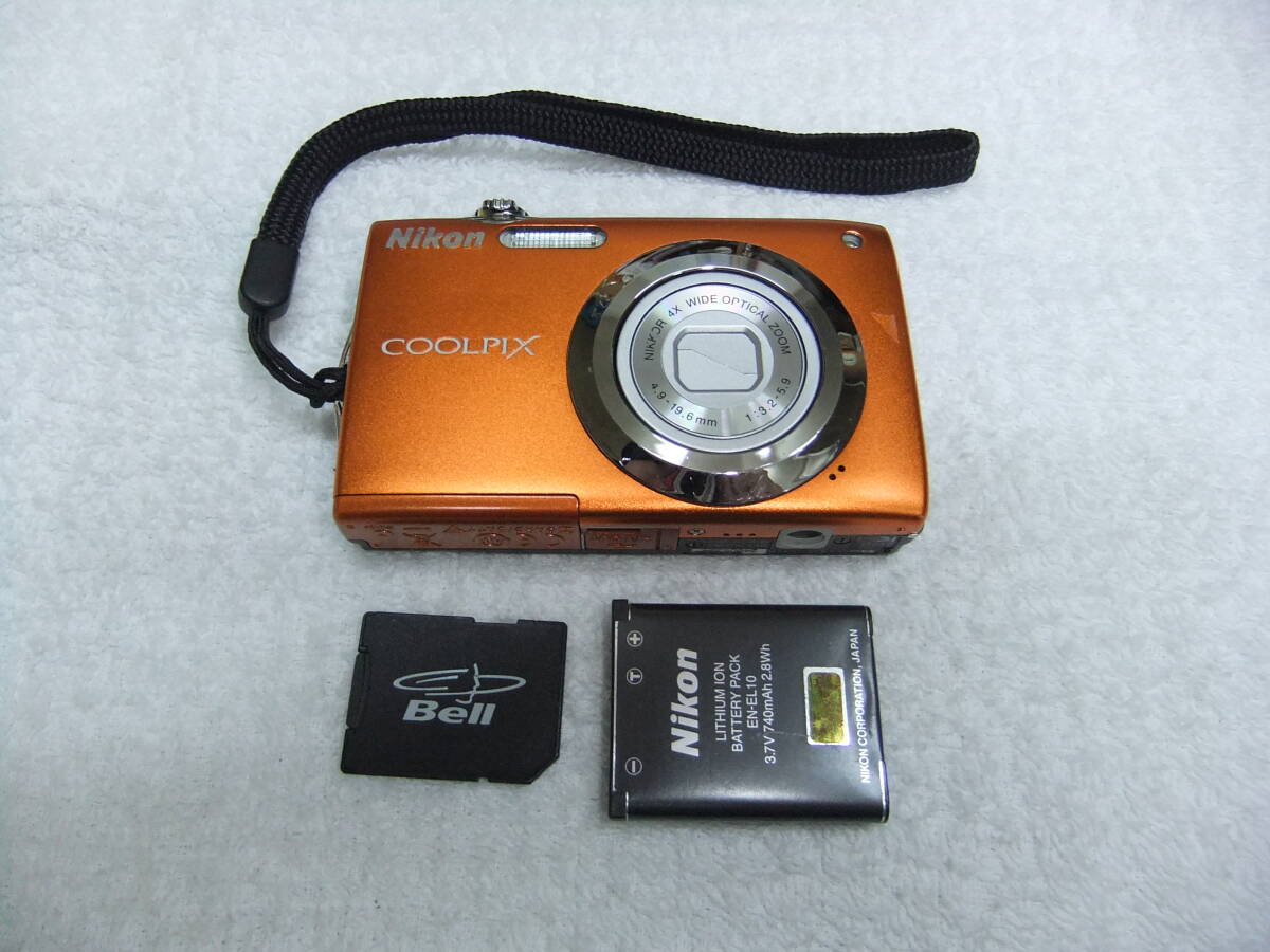 の88I 2010年発売 NIKON ニコン COOLPIX S3000 オレンジ 1420万画素 光学7倍ズーム ストラップ,SD2GB付 動作確認済