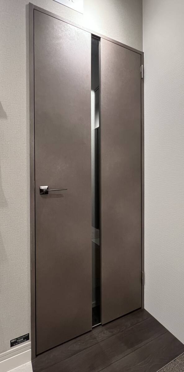 ＊U-215＊建具/リビングドア/ガラス入り/KAWAJUN製ハンドル/Dark/枠付属/展示品＊