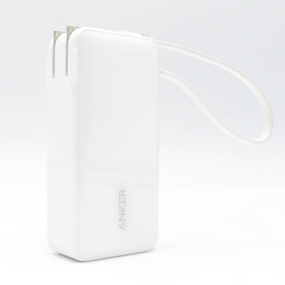 充電器◆ANKER アンカー Power Bank (10K, Fusion, Built-In Lightning Cable) ホワイト モバイルバッテリ－ 通電確認済 中古●S0531■